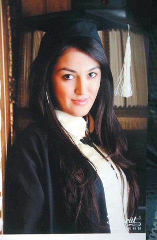 İstanbul Pendik Lisesi öğrencisi 17 yaşındaki Esra Celepkulu