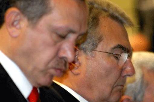 Baykal, Erdoğan’a öfkeli: Sen ne biçim siyasetçisin?