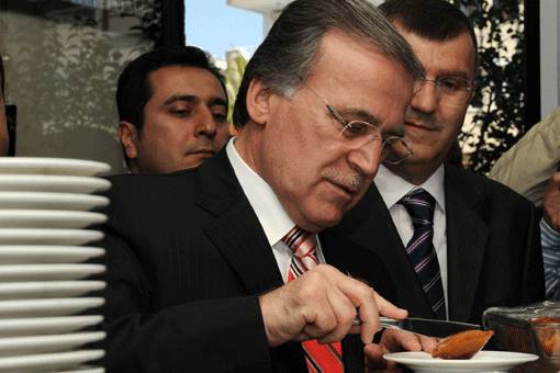 Türkiye Cumhuriyeti Adalet Bakanı Mehmet Ali Şahin