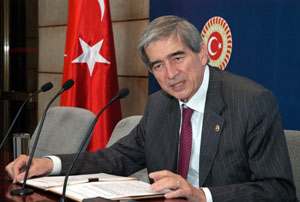 CHP Genel Başkan Yardımcısı Onur Öymen