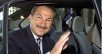 Eski Başbakan Yardımcısı Hüsamettin Özkan