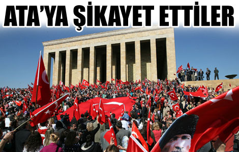 Anıtkabir'de protesto 
