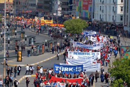 1 mayıs tatil oluyor, DİSK Taksim'i istiyor