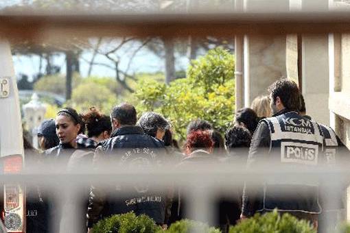 'Cumhuriyet Evi'ni sormuşlar 