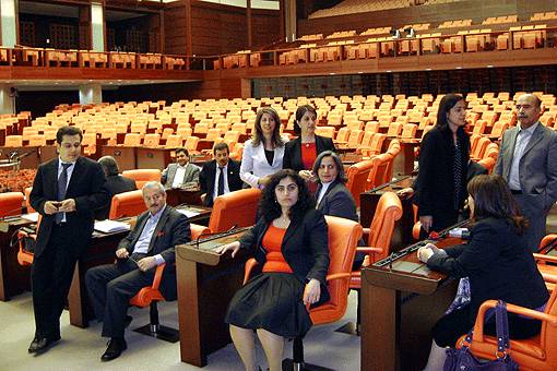 DTP'nin kapatılma gerekçesi mi hazırlanıyor?