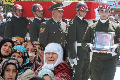 Şehitler son yolculuğuna uğurlanıyor