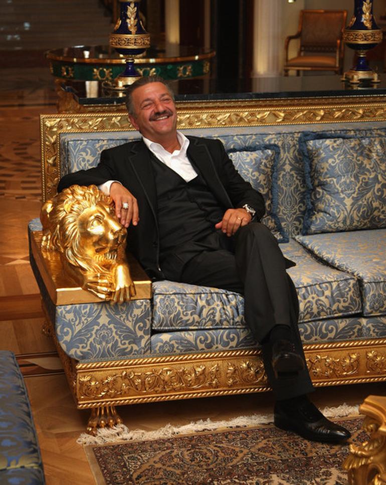 563724c40f25443eb0f33e23